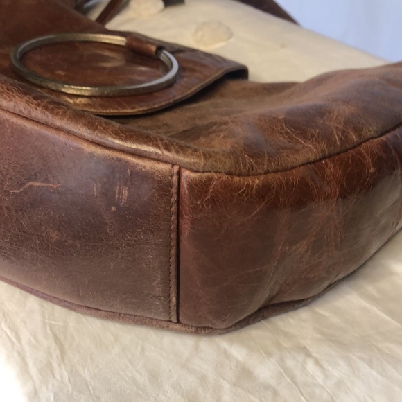 IRIS TYLER cognac brown distressed genuine leather shoulder handbag. - Picture 11 of 15
